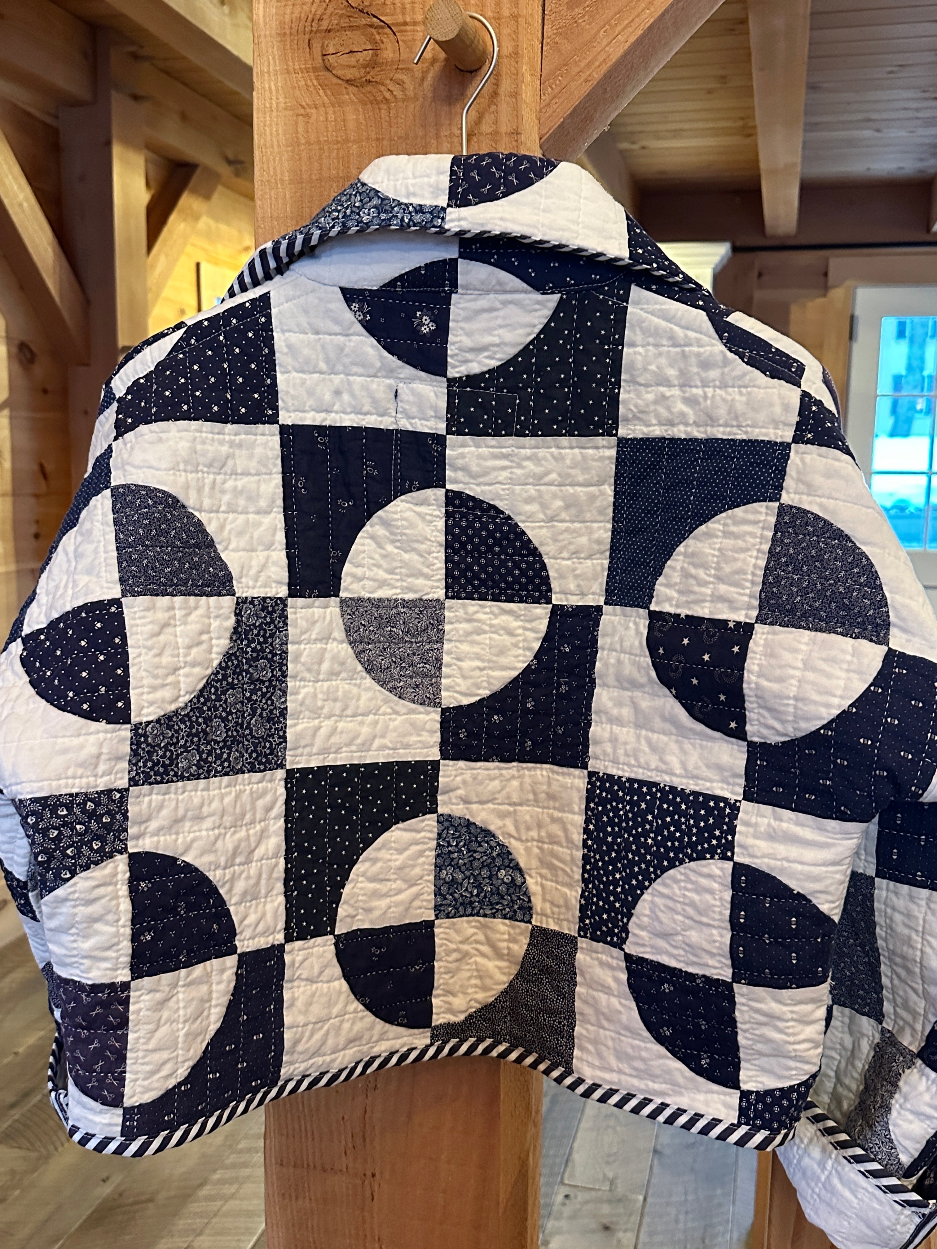 Navy & White Spinner