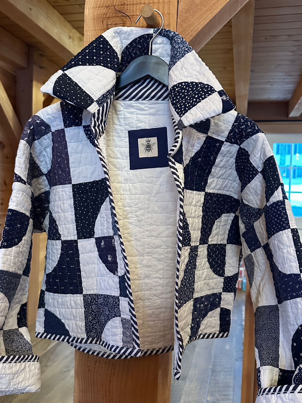 Navy & White Spinner