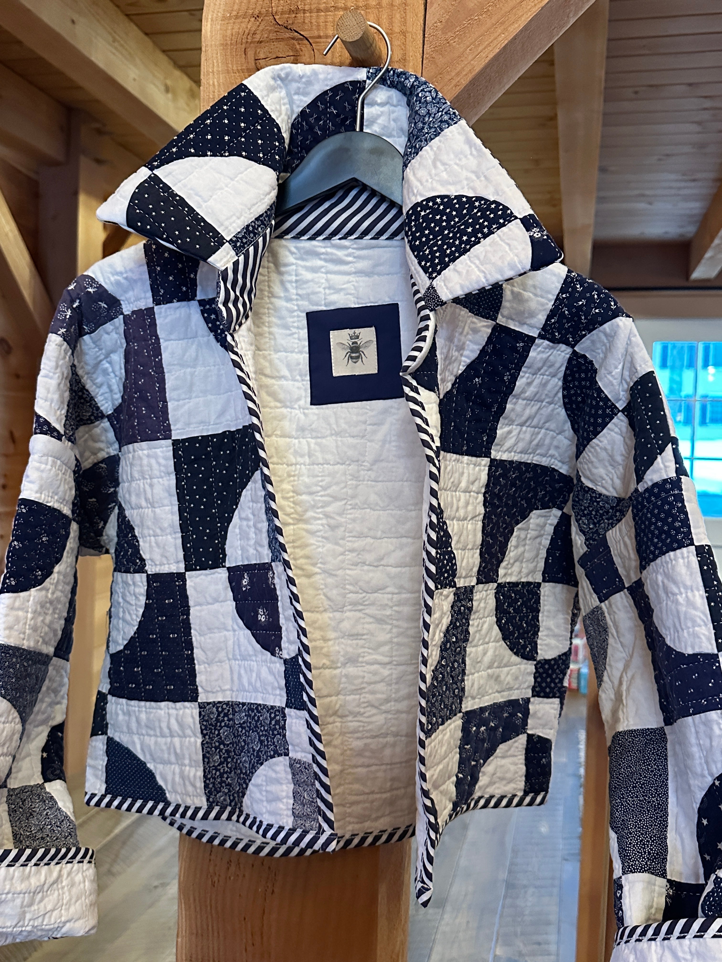 Navy & White Spinner